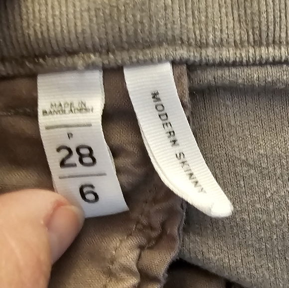 LOFT Corduroy Skinny Leg Pants/Jeans - Picture 3 of 4